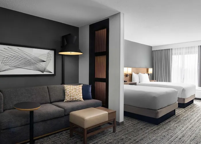 Hotel Hyatt Place Phoenix Airport 3*
