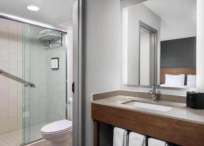 Hyatt Place Phoenix Airport Hotel 3*