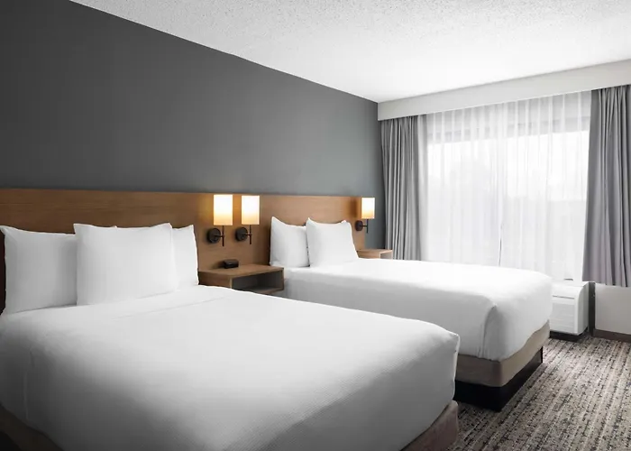 Hyatt Place Phoenix Airport 3*