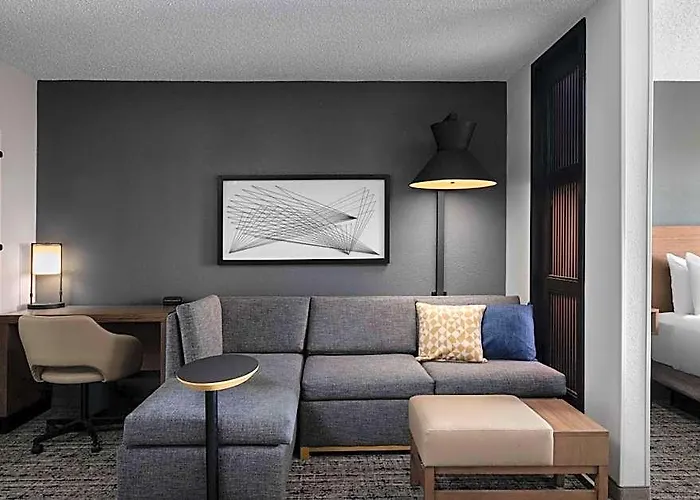 Hotel Hyatt Place Phoenix Airport 3*