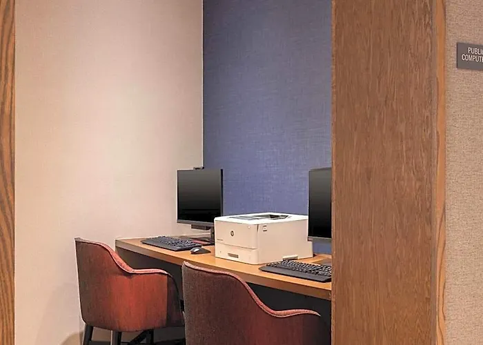 Hyatt Place Phoenix Airport Hotel 3*