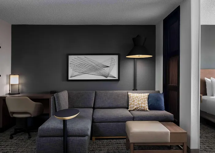 Hyatt Place Phoenix Airport Hotel 3*